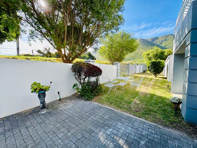 To Let 2 Bedroom Property for Rent in Vermont Western Cape